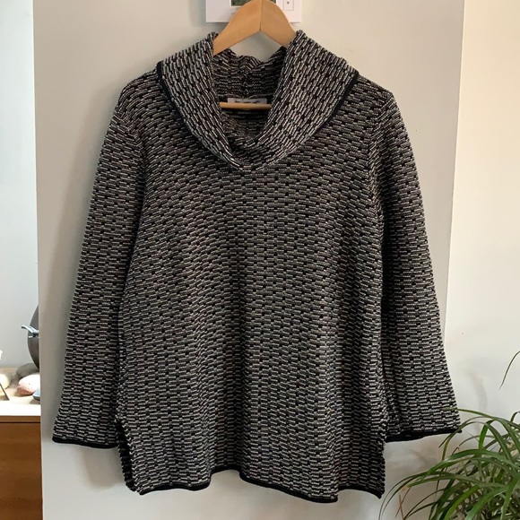 2/$20🍁 100% Cotton Black & White Cowl Neck Sweater - Picture 1 of 6